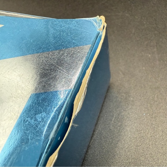 Vintage Avon Bold Cuff Black with Gold-Trimmed Wristwatch - Working - Picture 15 of 17